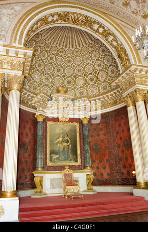 St Petersburg , Hermitage Museum Winter Palace , Small imperial silver Throne Room with ornate cupola alcove with gilt 1731 Stock Photo