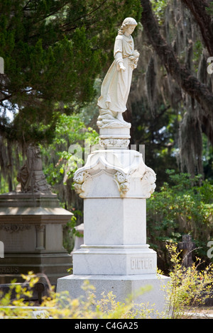 Bonaventure Cemetery.; Bonaventure Cemetery Stock Photo - Alamy