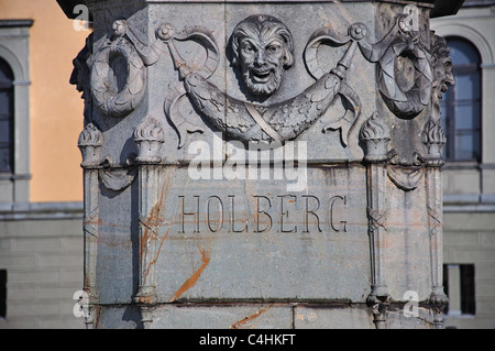 Ludvig Holberg (writer & philosopher) statue, Vagsallmenningen Square, Vagsalm, Bergen, Hordaland County, Vestlandet Region, Norway Stock Photo