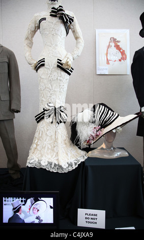 AUDREY HEPBURN DRESS HAT FROM MY FAIR LADY DEBBIE REYNOLDS HOLLYWOOD MEMORABILIA AUCTION PREVIEW BEVERLY HILLS LOS ANGELES CA Stock Photo
