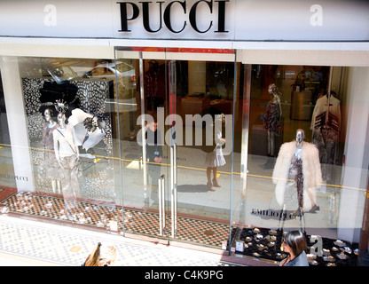 Emilio Pucci Boutique Venice Italy, San Marco Area, Window Display, Luxury  Clothing Shop Front at Night, Women's Accessories, mode labels, womens ha  Stock Photo - Alamy