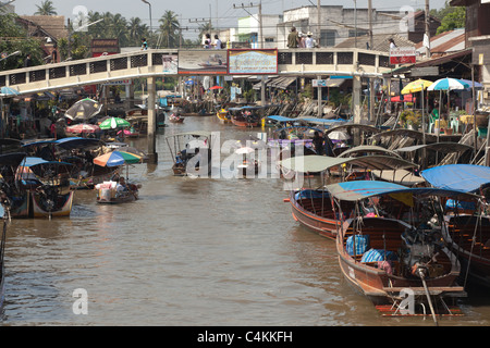 Amphawa floating market in afternoon, Thailand, 100km from bangkok Stock Photo