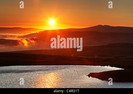 Sunrise over Corn Du and Pen y Fan in the Brecon Beacons National Park ...