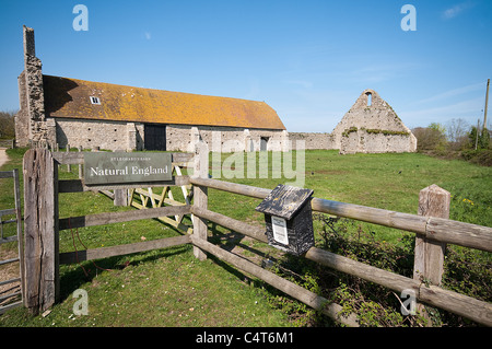 Tithe barn in St Leonard's, New Forest National Park, Hampshire, England, UK Stock Photo