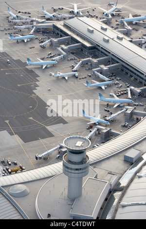 Air Traffic Control Tower At Pearson Interntational Airport, Toronto ...