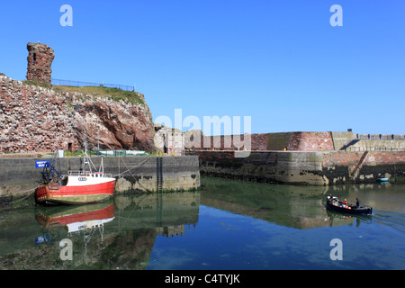 Dunbar Castle ruins and Victoria Harbour, Dunbar, East Lothian, Scotland. Stock Photo