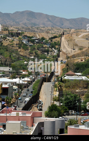 Replacement of the border wall at Nogales, Arizona, USA, and Nogales ...