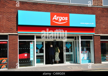 Burton Upon Trent Station Street 1961 Stock Photo Alamy