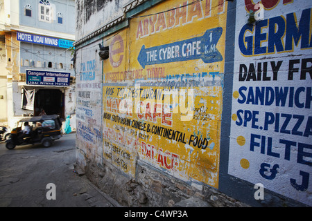 Street scene in backpacker area of Lal Ghat, Udaipur, Rajasthan, India Stock Photo