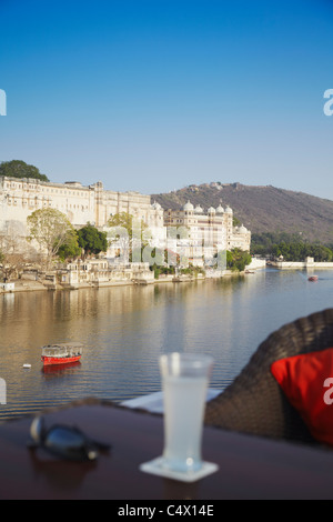 View of City Palace from rooftop restaurant of Lake Pichola Hotel, Udaipur, Rajasthan, India Stock Photo
