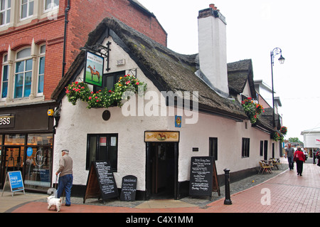 16th century The Horse & Jockey Pub, Hope Street, Wrexham, Wrexham County Borough, Wales, United Kingdom Stock Photo