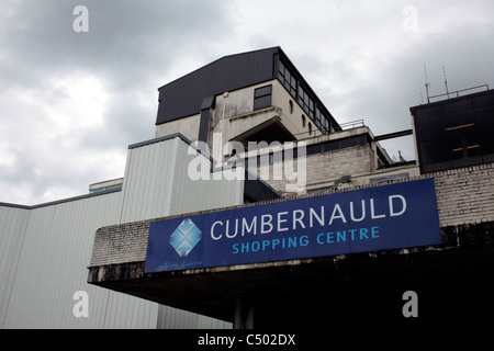 An entrance to the shopping centre, Cumbernauld New Town, Strathclyde, Scotland. Stock Photo