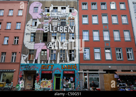 Berlin. Germany. Wir Bleiben Alle 'We All Stay' Squat on Torstrasse, Mitte. Stock Photo