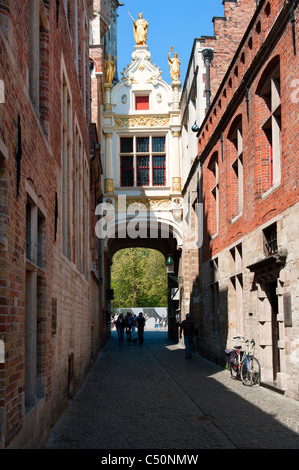 Blinde Ezelstraatje (Street of the blind donkey), Historic centre of Bruges, Belgium Stock Photo