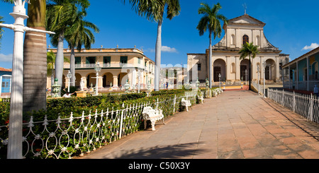 Plaza Mayor and Church Parroquial Mayor or Santisima Trinidad, Trinidad, Sancti Spiritus Province, Cuba Stock Photo