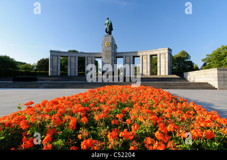 Soviet War Memorial in the Tiergarten park, Berlin, Germany, Europe Stock Photo