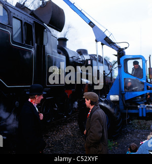 80080 Steam Locomotive being loaded with coal at Llandovery Station Wales  UK 1993   KATHY DEWITT Stock Photo