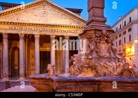 Pre-dawn at the Pantheon in Rome, Lazio Italy Stock Photo