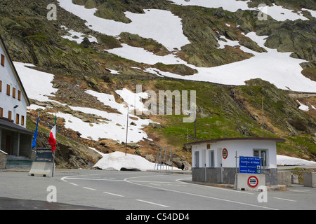 Swiss-Italian frontier, Hospice and lake, Grand Saint-Bernard, Great St Bernard Pass Stock Photo