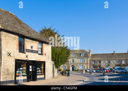 High Street, Lechlade on Thames, the Cotswolds, Gloucestershire, England, UK Stock Photo