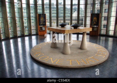 Centre-piece in the Chapel of Christ The Servant in the new cathedral, Coventry, UK Stock Photo