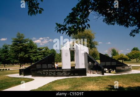 USA, Illinois, Springfield, Oak Ridge Cemetery, Illinois Vietnam Veterans Memorial, War memorial Stock Photo