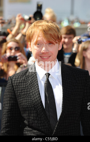 RUPERT GRINT HARRY POTTER AND THE DEATHLY HALLOWS - PART 2 - WORLD PREMIERE TRAFALGAR SQUARE LONDON ENGLAND 07 July 2011 Stock Photo