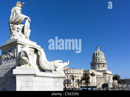 Fuente de la India and El Capitolio (National Capitol Building) in Havana, Cuba Stock Photo