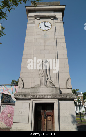 The Stockwell Great War Memorial in Stockwell Memorial Gardens, Stockwell, London, UK. Stock Photo