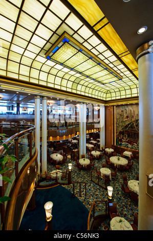 The lavish setting of the Britannia Restaurant on the Queen Mary 2 ...