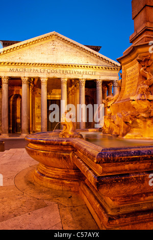 Pre-dawn at the Pantheon in Rome, Lazio Italy Stock Photo