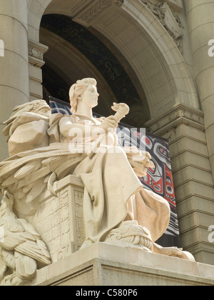 America Statue, Four Continents, Alexander Hamilton U.S. Custom House, NYC Stock Photo