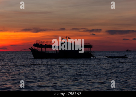 Asia, atmosphere, ambience, outside, on, field recording, island, isle, coast, Long, sea, palms, Phu, Quoc, South-East Asia, san Stock Photo