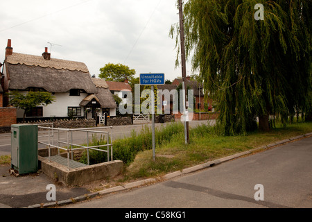 UK Blue Unsuitable for HGV HGVs Street Road Sign Stock Photo