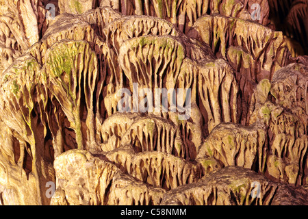 Stalagmites, Stalagtites and rock formations in the caves of Carlsbad ...