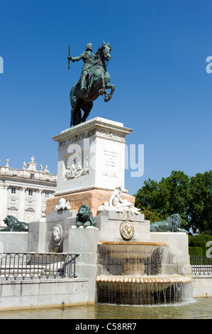 Equestrian statue of Philip IV on the Plaza de Oriente in front of the Palacio Real de Madrid, Madrid, Spain Stock Photo