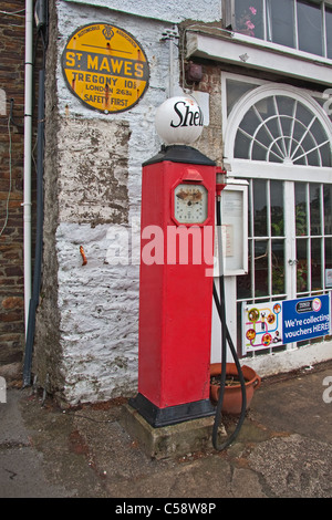 Old fashioned Shell petrol pump Stock Photo