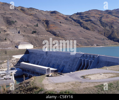 The Clyde Dam on Lake Dunstan, Central Otago District, Otago Region, South Island, New Zealand Stock Photo
