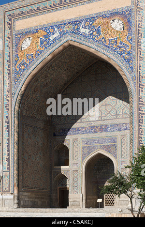 Portico of Sher Dor Madrassah on Registan Square, Samarkand, Uzbekistan Stock Photo