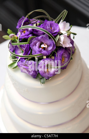 Pic by Mark Passmore/markpassmore.com. 12/09/2010. Detail pic of wedding cake. Stock Photo
