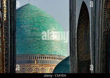 Turquoise domes, Shahr i Zindah mausoleum, Samarkand, Uzbekistan Stock Photo