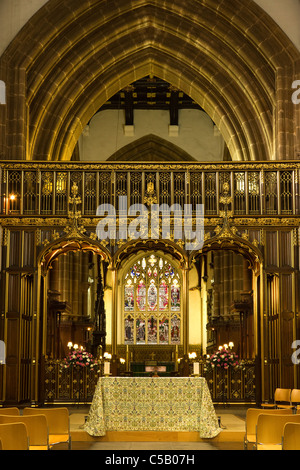 Ornate carved and gold gilded wooden chancel screen, Leicester Cathedral, Leicester, England, UK Stock Photo