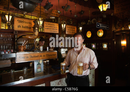 Frankfurt City Hall Rathausplatz Stock Photo - Alamy