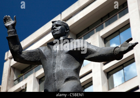 Statue of Russian cosmonaut Yuri Gagarin, The Mall, London Stock Photo
