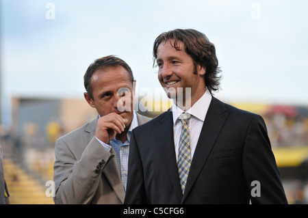 Brian McBride becomes the first player to be inducted into the Columbus Crew circle of honor. Duncan Oughton and Robert Warzycha Stock Photo