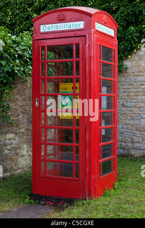 Defibrillator uk Defibrillator phone box England UK GB Europe Stock Photo