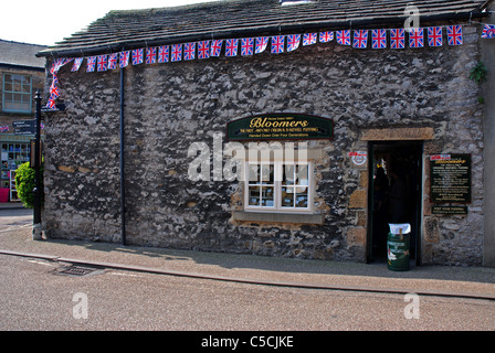 Bakewell Pudding Shop in Bakewell Derbyshire England Stock Photo