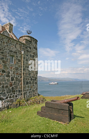 Duart Castle, home of Sir Lachlan Maclean and the Maclean clan Stock Photo