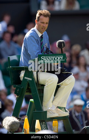 Umpire at work on Centre Court during the 2011 Wimbledon Tennis Championships Stock Photo