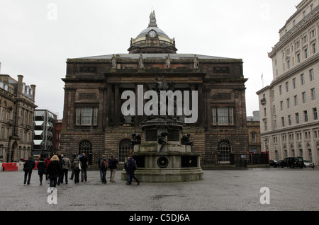 Liverpool Town Hall and Nelson Monument Stock Photo